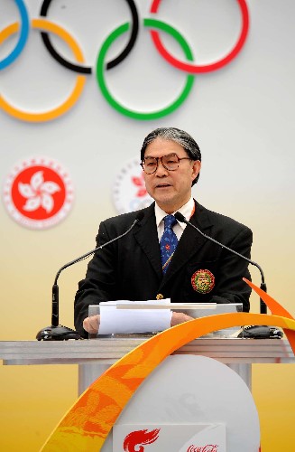 4月30日,中國香港體育協(xié)會暨奧林匹克委員會會長霍震霆在慶典現(xiàn)場致辭。 新華社記者 周文杰 攝