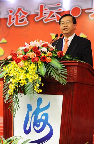5月18日,彰化縣副縣長張瑞濱在首屆“海峽論壇·縣市主題日”活動交流大會上發(fā)言。新華社記者 張國俊 攝