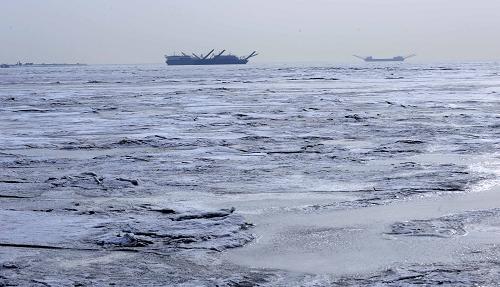 1月28日,天津地區(qū)海冰冰情已有所緩解。新華社記者 劉海峰 攝