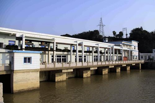 1月7日拍攝的溫嶺江廈潮汐試驗(yàn)電站發(fā)電機(jī)房。新華社發(fā)(周學(xué)軍 攝)