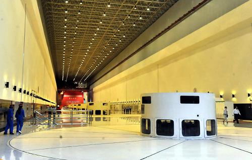 這是小灣水電站主廠房水輪發(fā)電機(jī)組(8月25日攝)。新華社記者 陳海寧 攝