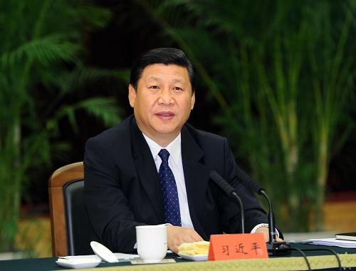 10月11日,中共中央組織部舉辦的中央和國家機(jī)關(guān)到省區(qū)市交流任職干部培訓(xùn)班在北京開班。中共中央政治局常委、中央書記處書記、國家副主席習(xí)近平與培訓(xùn)班學(xué)員座談。 新華社記者李濤攝