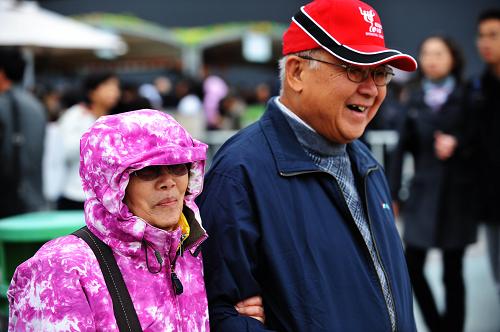 10月26日,游客在上海世博園參觀游覽。新華社記者張國俊攝