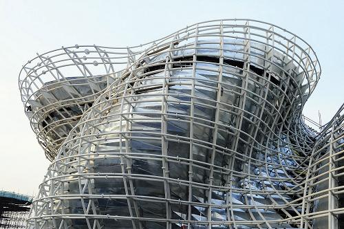 12月19日拍攝的建設(shè)中的上海世博會(huì)西班牙國(guó)家館。 新華社發(fā)(郭長(zhǎng)耀 攝)
