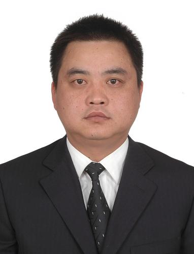 這是神華新疆能源有限責(zé)任公司大洪溝煤礦綜采隊(duì)隊(duì)長(zhǎng)朱建文。 為樹立和宣傳當(dāng)代青年的優(yōu)秀典型,引導(dǎo)和激勵(lì)全國(guó)廣大青年積極投身全面建設(shè)小康社會(huì)的偉大實(shí)踐,共青團(tuán)中央、全國(guó)青聯(lián)日前決定,授予習(xí)朝峰等30名同志第十四屆“中國(guó)青年五四獎(jiǎng)?wù)?#8221;榮譽(yù)稱號(hào)。新華社發(fā)