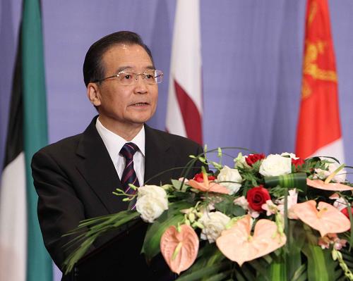 5月13日,中阿合作論壇第四屆部長(zhǎng)級(jí)會(huì)議在天津開幕。國(guó)務(wù)院總理溫家寶出席開幕式并發(fā)表主旨演講。新華社記者 劉衛(wèi)兵 攝