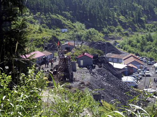 這是8月1日拍攝的發(fā)生事故的雞西市恒山區(qū)恒鑫源煤礦礦區(qū)。新華社發(fā)(蕭雨 攝)