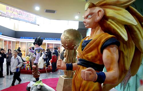 1月4日,觀眾在無錫動(dòng)漫玩具博物館內(nèi)參觀。當(dāng)日,江蘇無錫動(dòng)漫玩具博物館正式開館并對(duì)公眾免費(fèi)開放。該博物館位于無錫新區(qū)創(chuàng)新創(chuàng)意產(chǎn)業(yè)園內(nèi),是集動(dòng)漫展示與體驗(yàn)、形象設(shè)計(jì)與交流、動(dòng)漫商品發(fā)布與交易于一體的專業(yè)化動(dòng)漫平臺(tái)。新華社發(fā)(還月亮 攝)