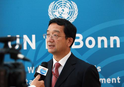 8月2日,中國(guó)外交部氣候變化談判特別代表黃惠康在德國(guó)波恩接受新華社記者專訪。新華社記者 羅歡歡 攝