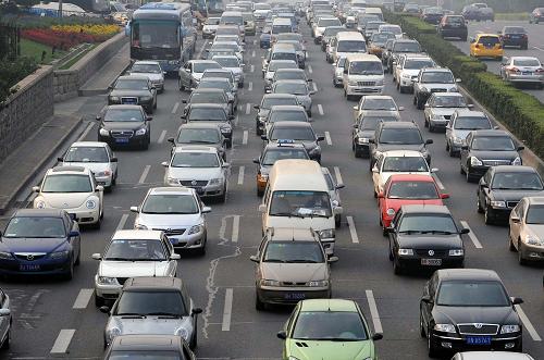 9月25日早高峰時段,北京西二環(huán)上車流量大。新華社記者 公磊 攝