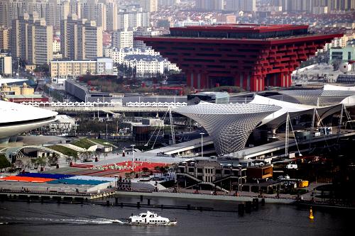 從上海浦西遙看上海世博會(huì)浦東片區(qū)(2010年4月30日攝)。 新華社記者 張明 攝