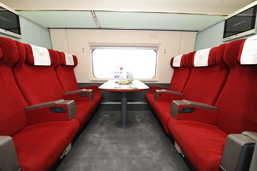 “和諧號”CRH380A動車組包間(12月3日攝)。新華社記者 陳樹根 攝