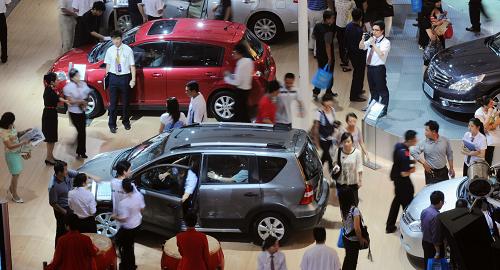 5月27日,以“觀車世界,享車生活”為主題的2010湖南汽車展覽會在長沙市湖南國際會展中心正式開展。新華社記者 龍弘濤 攝