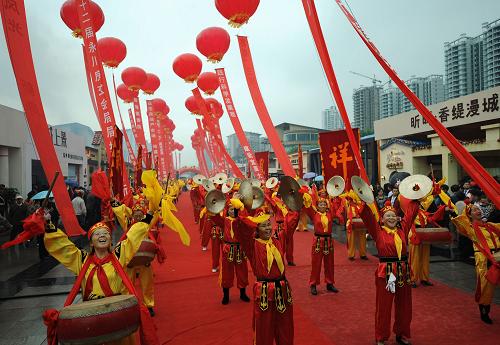 10月14日,房交會(huì)永川區(qū)分會(huì)場舉辦了豐富多彩的活動(dòng)。新華社記者 周衡義 攝