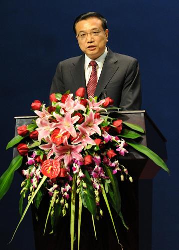11月16日,2010中國國際礦業(yè)大會(huì)在天津開幕,中共中央政治局常委、國務(wù)院副總理李克強(qiáng)出席開幕式并發(fā)表講話。新華社記者 岳月偉 攝