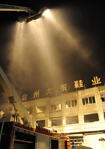 這是發(fā)生火災(zāi)的鞋廠。新華社發(fā)(林根勝 攝)