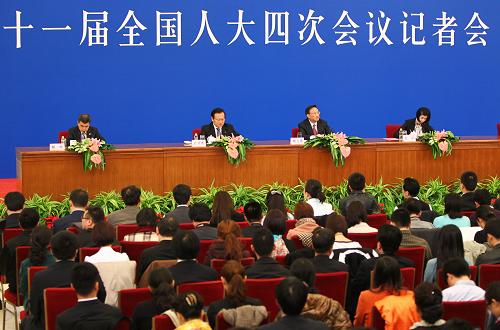 3月7日,十一屆全國人大四次會(huì)議舉行記者會(huì),外交部部長楊潔篪答記者問。 新華社記者 陳建力 攝