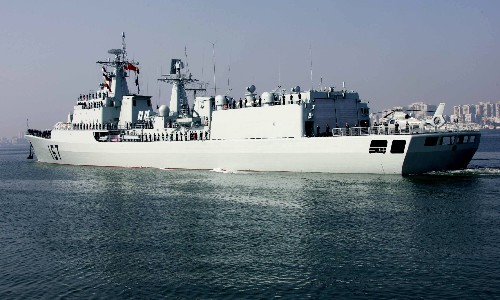 11月21日,“深圳”艦駛離湛江港。