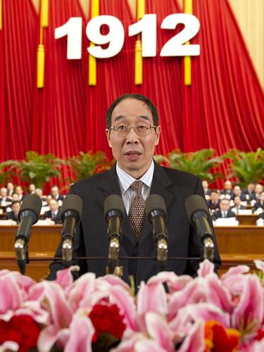 這是國務院副秘書長尤權(quán)宣讀溫家寶的賀信。新華社記者 黃敬文 攝
