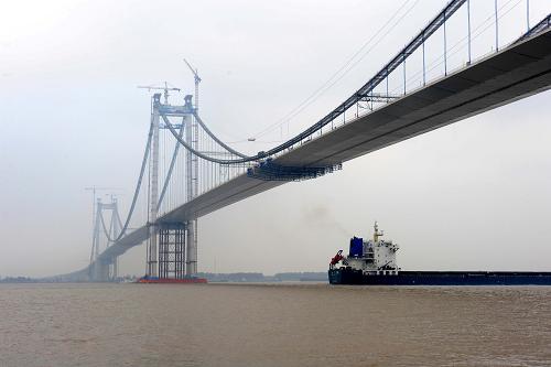 這是合龍后的泰州大橋主橋(攝于9月28日)。新華社記者 孫參 攝