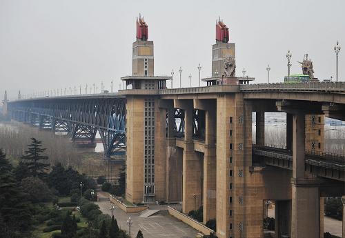 這是12月29日拍攝的南京長江大橋。新華社發(fā)(王啟明 攝)