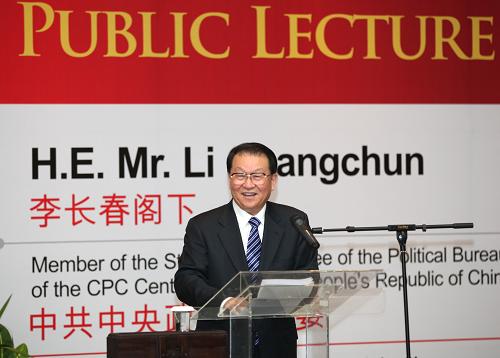 4月27日,中共中央政治局常委李長(zhǎng)春在印度尼西亞大學(xué)發(fā)表重要演講。新華社記者 姜帆 攝