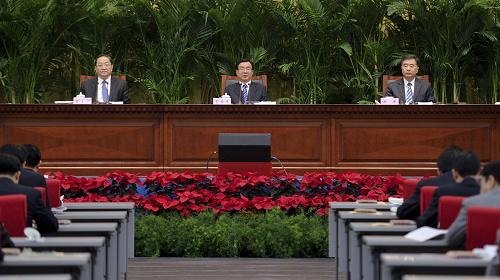 5月25日,中共中央政治局常委、中央紀(jì)委書記賀國強(qiáng)在上海出席廉潔辦世博、廉潔辦亞運(yùn)總結(jié)大會并講話。新華社記者 張鐸 攝