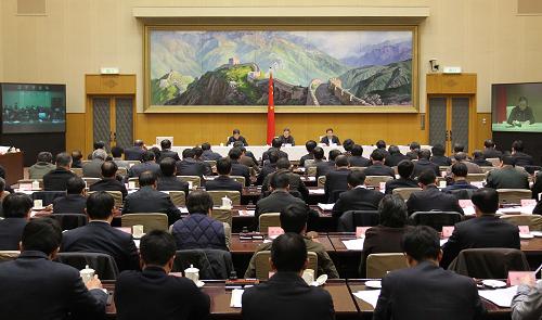 1月17日,全國(guó)信訪(fǎng)局長(zhǎng)電視電話(huà)會(huì)議在北京召開(kāi),國(guó)務(wù)委員兼國(guó)務(wù)院秘書(shū)長(zhǎng)馬凱出席會(huì)議并講話(huà)。 新華社記者丁林?jǐn)z