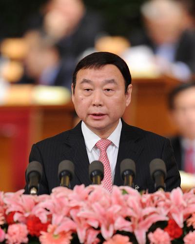 這是閆冰竹委員作《關(guān)于金融支持文化產(chǎn)業(yè)發(fā)展的幾點(diǎn)建議》的發(fā)言。新華社記者 謝環(huán)馳 攝