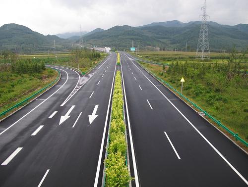 這是9月12日拍攝的通丹高速。新華社發(fā)(韓寧 攝)