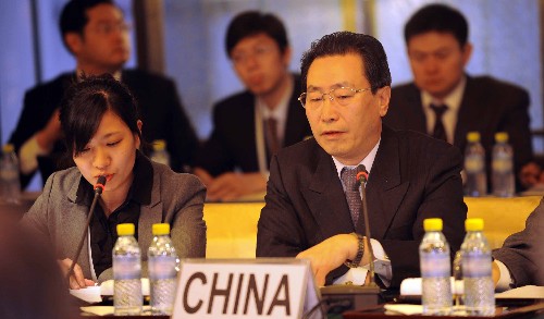 這是中方代表團(tuán)團(tuán)長、外交部副部長武大偉致辭。新華社記者 王建華 攝