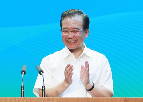 9月14日,中共中央政治局常委、國(guó)務(wù)院總理溫家寶應(yīng)邀到清華大學(xué)看望師生,并在學(xué)校大禮堂發(fā)表演講。新華社記者 鞠鵬 攝