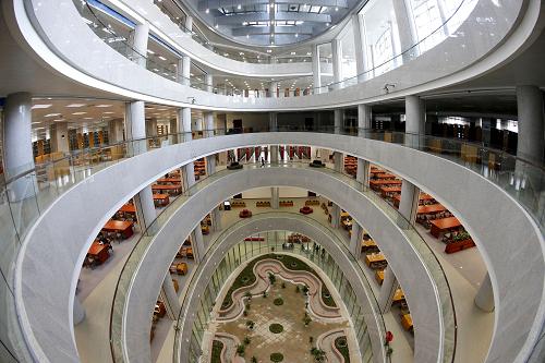 12月8日拍攝的湖北省圖書館新館內(nèi)景。 新華社發(fā)