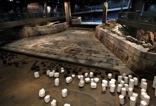12月28日拍攝的上海元代水閘遺址博物館內(nèi)一景。新華社記者 任瓏 攝