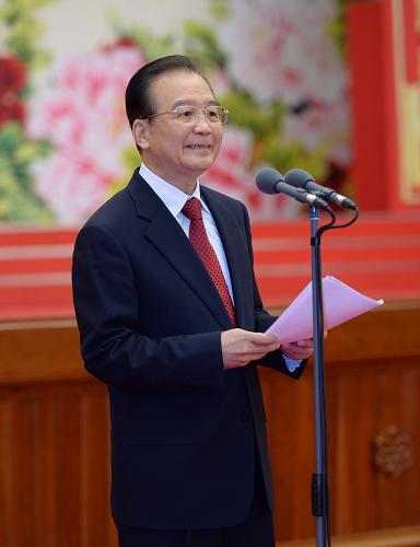 2月8日,中共中央、國務(wù)院在北京人民大會堂舉行2013年春節(jié)團拜會。國務(wù)院總理溫家寶在團拜會上講話。新華社記者 李濤 攝