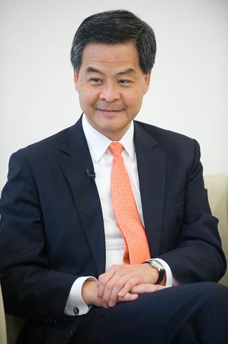 香港特別行政區(qū)第四任行政長(zhǎng)官梁振英在接受新華社記者專訪(3月30日攝)。新華社記者 呂小煒攝