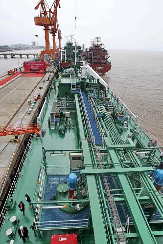 5月23日拍攝的太平洋海工啟東基地“JS CAESAR”號5000m³全壓式連體雙罐LPG液化石油氣船。 新華社發(fā)(許叢軍 攝)