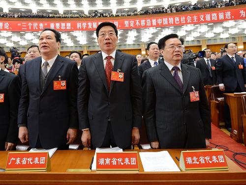 38個(gè)代表團(tuán)出席黨的十八大 11月8日,中國(guó)共產(chǎn)黨第十八次全國(guó)代表大會(huì)在北京人民大會(huì)堂隆重開(kāi)幕。 這是湖北省代表團(tuán)、湖南省代表團(tuán)、廣東省代表團(tuán)在大會(huì)上。 新華社記者 馬占成 攝