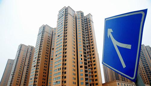 湖南省會長沙市一處正在興建中的保障房小區(qū)(10月13日攝)。記者日前從湖南省住房和城鄉(xiāng)建設(shè)廳獲悉,前9個月湖南省保障性住房和各類棚戶區(qū)改造住房新開工40萬套,開工率達(dá)91.7%。據(jù)悉,“十二五”湖南省計劃投資1500億元,新增保障性住房和各類棚戶區(qū)改造住房160萬套,力爭到規(guī)劃期末,全省城鎮(zhèn)住房保障覆蓋面達(dá)到20%以上。今年湖南省保障性安居工程建設(shè)任務(wù)44.72萬套(含新開工43.62萬套,新增廉租住房租賃補(bǔ)貼1.1萬戶),居全國各省市區(qū)第5位。新華社記者 龍弘濤 攝