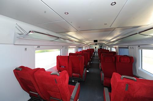 圖為CRH380B型高寒動車組一等座車廂內(nèi)部(10月6日攝)。新華社發(fā)(張楠攝)