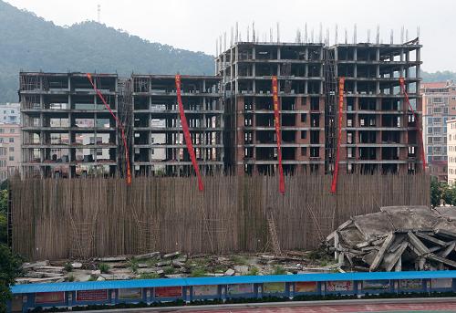 這是爆破拆除前的廣州市白云區(qū)太和鎮(zhèn)大源村的超大型違法建設(shè)(5月30日攝)。新華社記者 毛思倩 攝