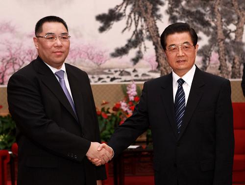 12月22日,國(guó)家主席胡錦濤在北京會(huì)見來(lái)京述職的澳門特別行政區(qū)行政長(zhǎng)官崔世安。新華社記者 龐興雷 攝