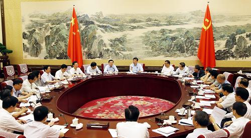 6月22日至25日,中共中央政治局召開專門會(huì)議,習(xí)近平總書記主持會(huì)議。新華社記者 鞠鵬 攝