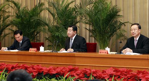 12月14日,全國統(tǒng)戰(zhàn)部長會(huì)議在北京舉行。中共中央政治局常委、全國政協(xié)主席賈慶林出席會(huì)議并講話。新華社記者 龐興雷 攝