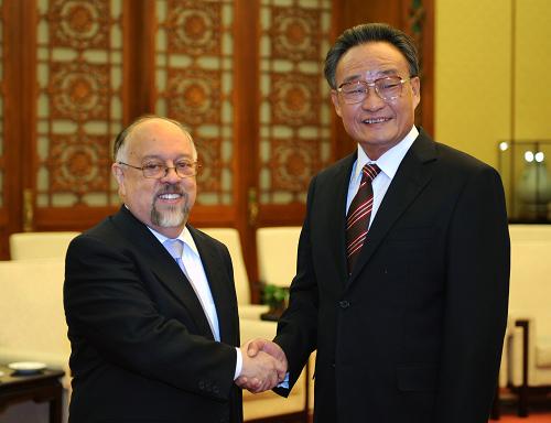 10月21日,中共中央政治局常委、全國人大常委會委員長吳邦國在北京人民大會堂會見哥斯達黎加民族解放黨主席、議長帕切科。 新華社記者 劉建生 攝