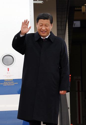 12月14日,中國(guó)國(guó)家副主席習(xí)近平抵達(dá)東京,開始對(duì)日本進(jìn)行正式訪問。 新華社記者 任正來 攝