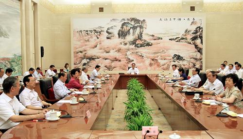 8月25日,十一屆全國(guó)人大常委會(huì)第六十八次委員長(zhǎng)會(huì)議在北京人民大會(huì)堂舉行,吳邦國(guó)委員長(zhǎng)主持會(huì)議。新華社記者 樊如鈞 攝