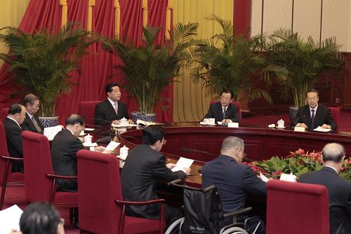 9月23日,政協(xié)第十一屆全國(guó)委員會(huì)第四十一次主席會(huì)議在北京召開。中共中央政治局常委、全國(guó)政協(xié)主席賈慶林主持會(huì)議。新華社記者 龐興雷 攝