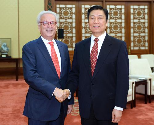 10月30日,中國國家副主席李源潮在北京會見由主席斯沃博達(dá)率領(lǐng)的歐洲議會社會黨黨團(tuán)代表團(tuán)。新華社記者 李濤 攝