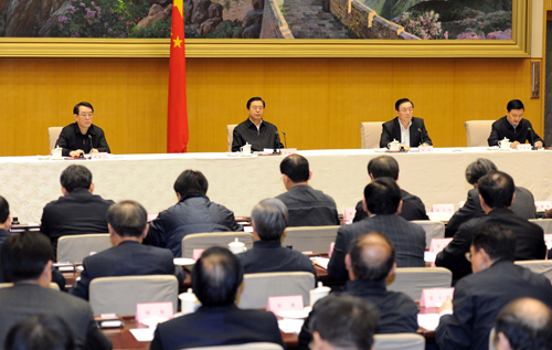 1月12日,國務(wù)院在北京召開全國安全生產(chǎn)電視電話會(huì)議。中共中央政治局委員、國務(wù)院副總理、國務(wù)院安全生產(chǎn)委員會(huì)主任張德江出席會(huì)議并講話。新華社記者 李濤 攝